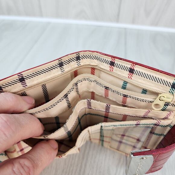 Liz Claiborne Red Trifold Wallet 6x3 Polyvinyl Clutch Billfold Read Flaws Vtg ? - Picture 7 of 12